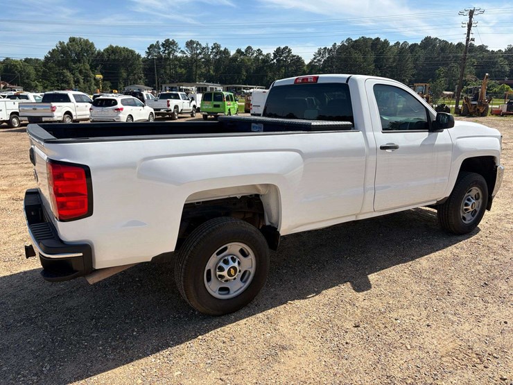2015-chevrolet-silverado-2500-image-3