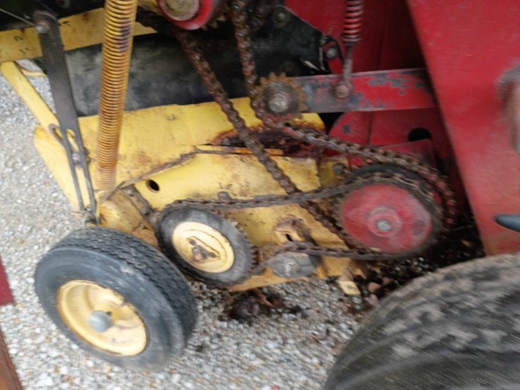 new-holland-660-image-28