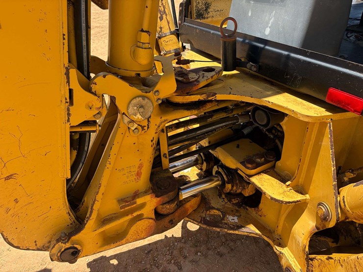 caterpillar-416c-image-27