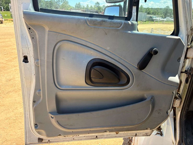 2006-international-durastar-4300-image-11