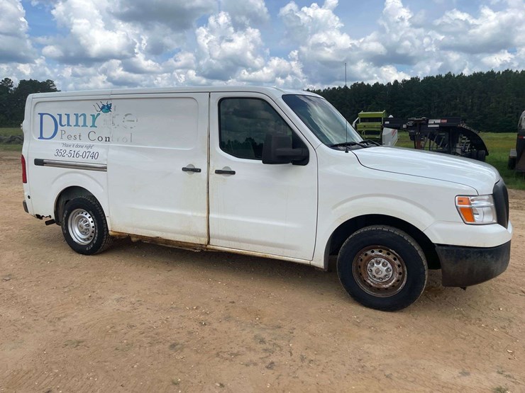 2018-nissan-nv2500hd-image-4