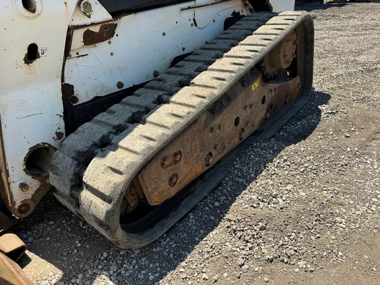 bobcat-t870-image-13