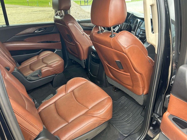 2018-cadillac-escalade-esv-image-23
