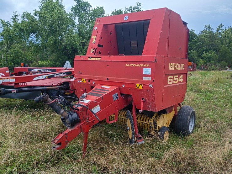new-holland-654-image-1