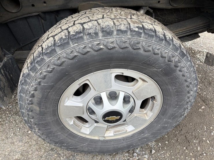 2016-chevrolet-silverado-2500-image-17