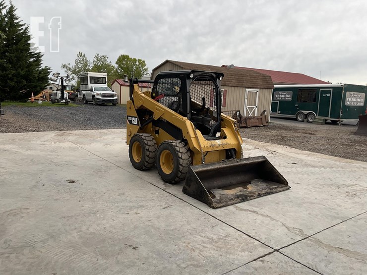 2014-caterpillar-242d-image-6