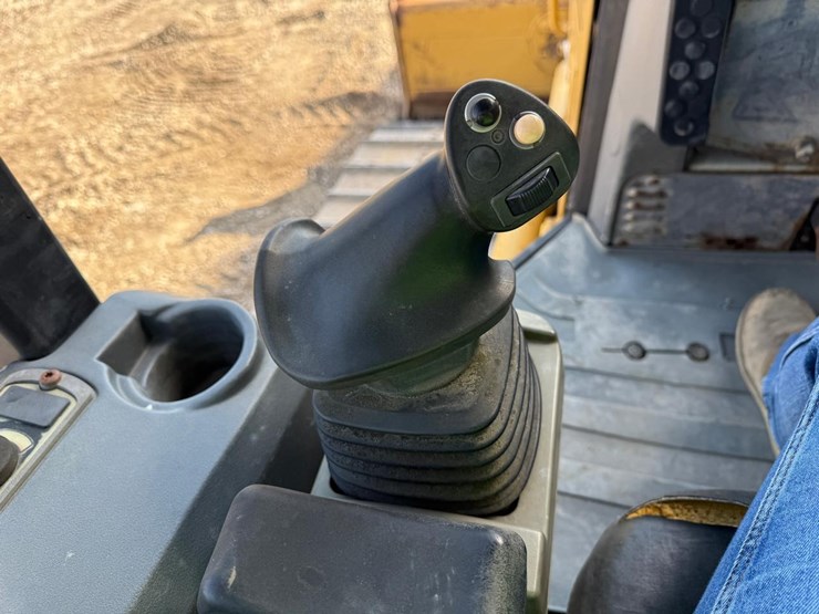 caterpillar-d3k-lgp-image-27