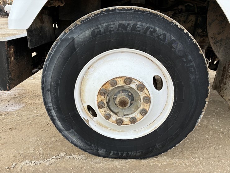 2015-freightliner-coronado-122-sd-image-9