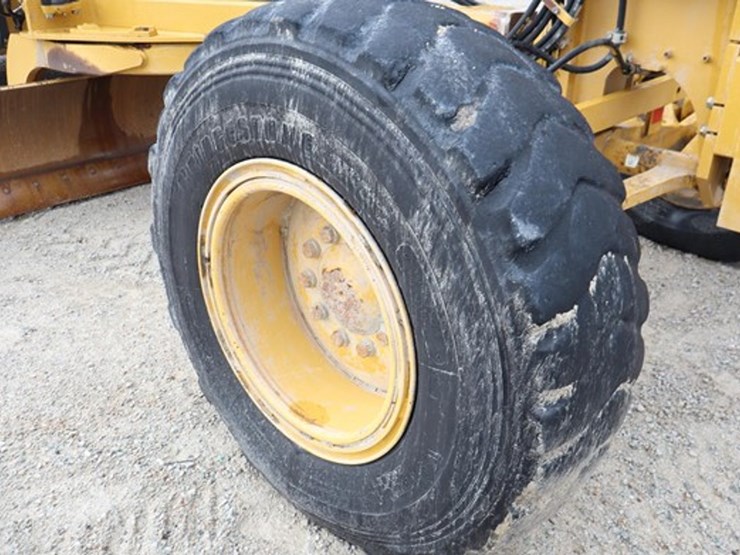 2016-caterpillar-140-image-12