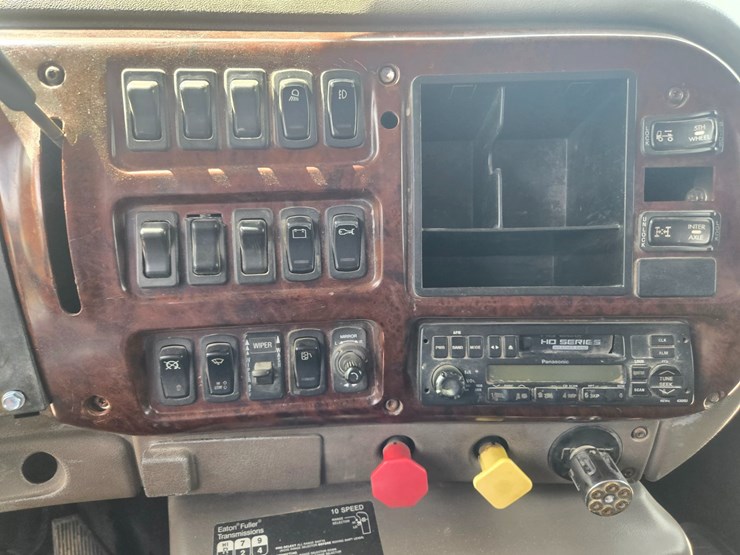 2003-mack-ch613-image-80