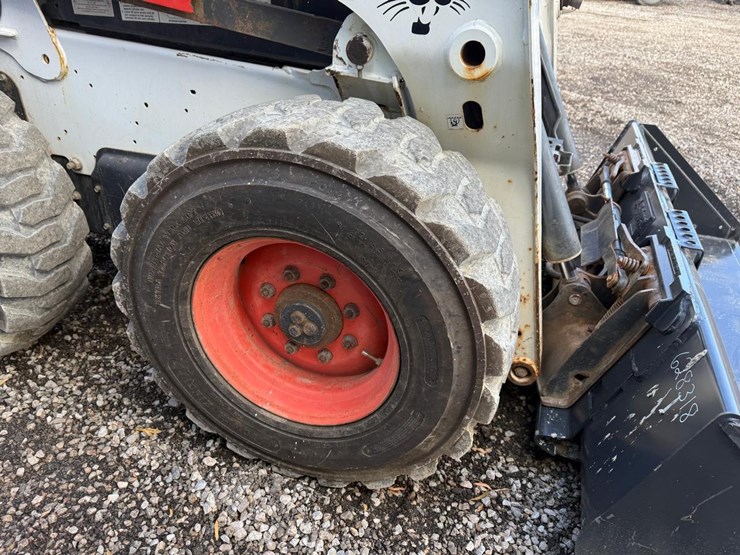 2017-bobcat-s650-image-12