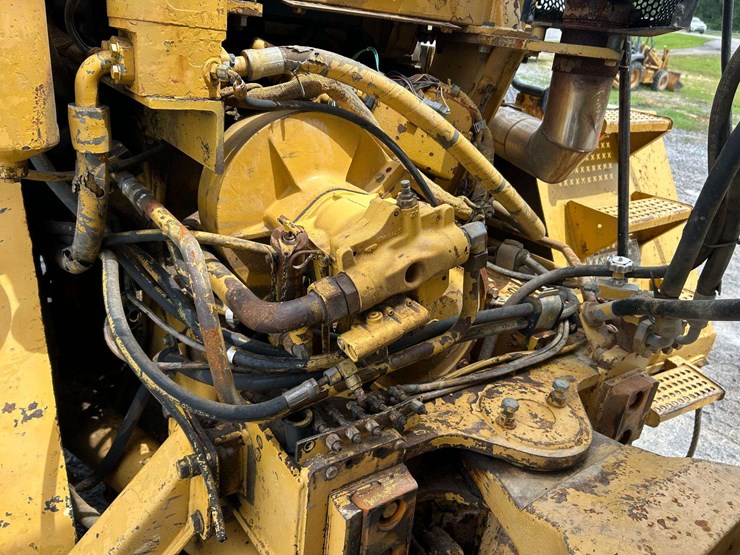 caterpillar-d250e-image-28