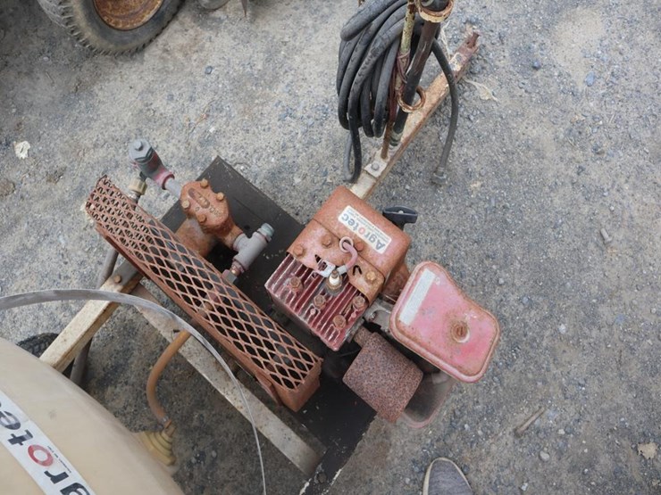 sprayer-on-2-wheeled-cart-image-7