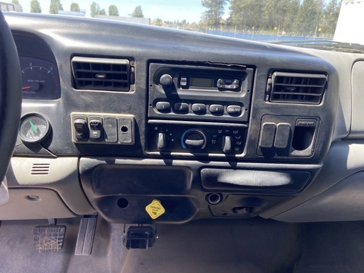2005-ford-f750-sd-image-16