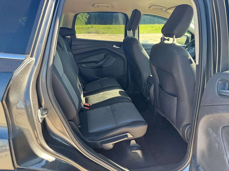 2019-ford-escape-se-image-16