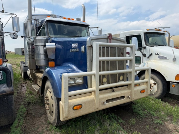 2007-kenworth-w900-image-2