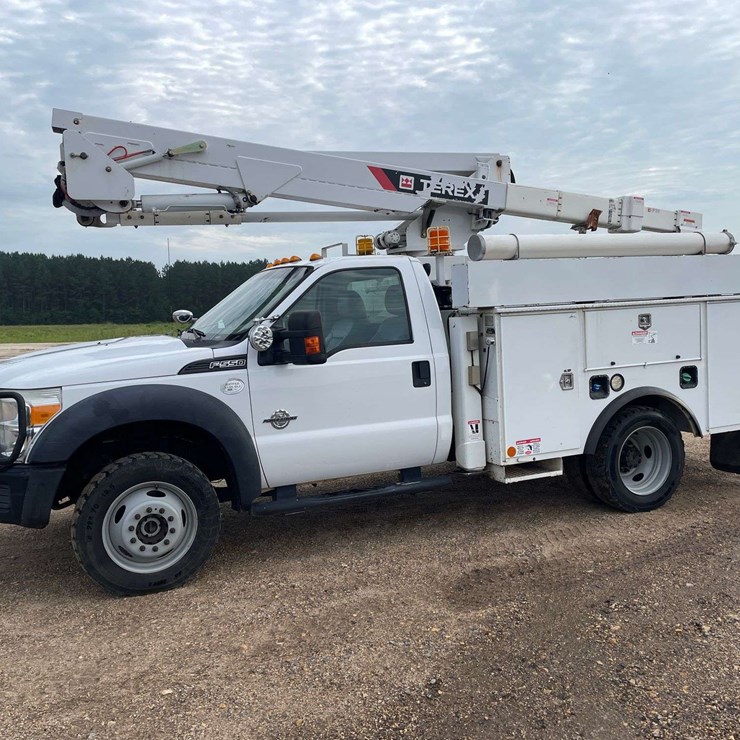 2014 FORD F550