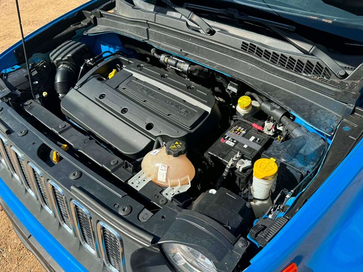 2015-jeep-renegade-image-19