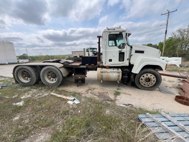 2006-mack-chn613-image-4