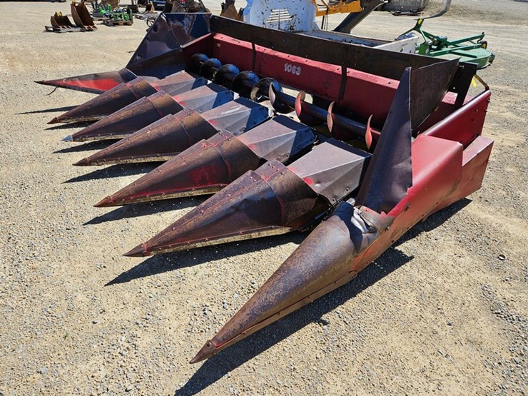 case-ih-1063-image-1