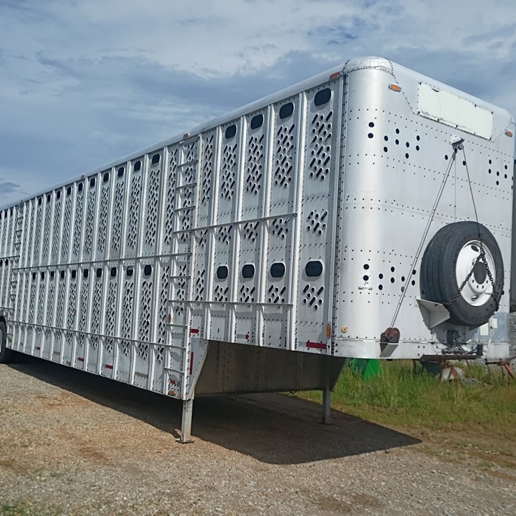 1985 WILSON LIVESTOCK TRAILER