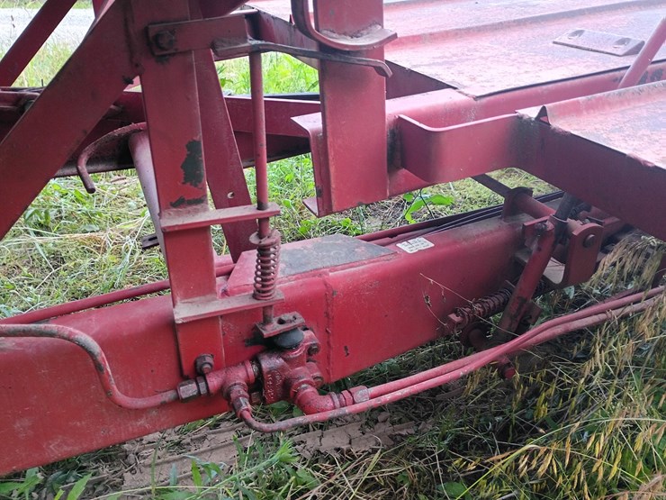 new-holland-1000-image-35