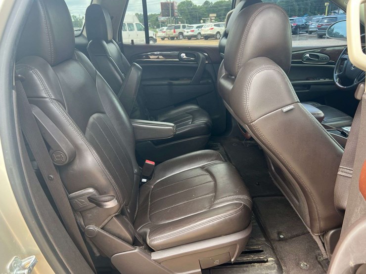 2014-buick-enclave-image-18