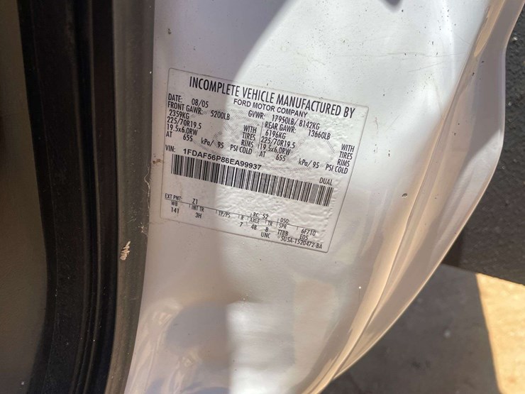 2006-ford-f550-image-28