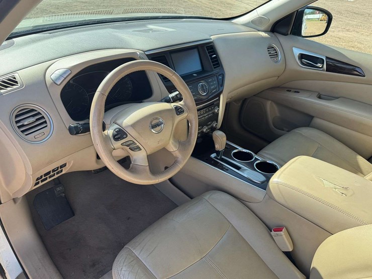 2014-nissan-pathfinder-sl-image-11