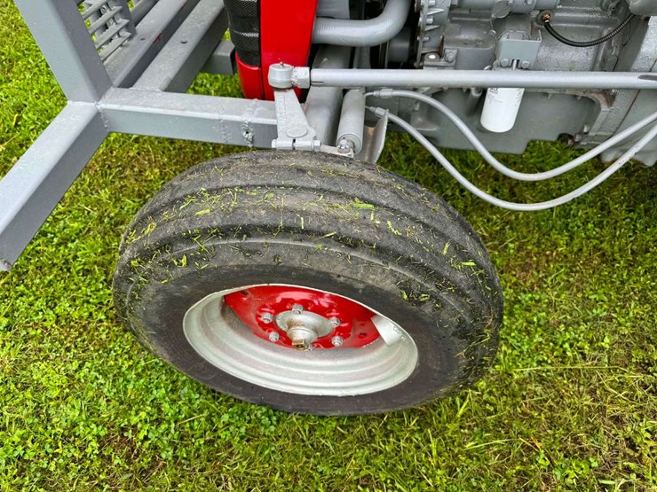 massey-ferguson-2135-image-16