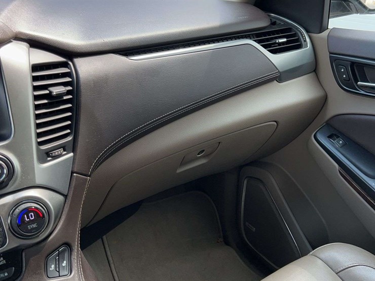 2019-chevrolet-tahoe-image-21