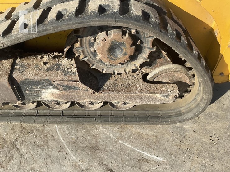 2017-deere-317g-image-9