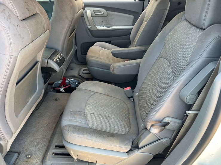 2012-chevrolet-traverse-image-23