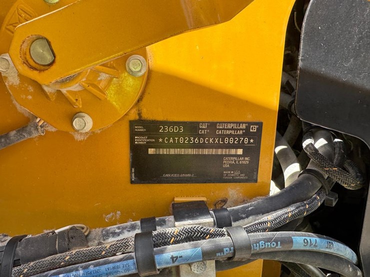 2019-caterpillar-236d3-image-28