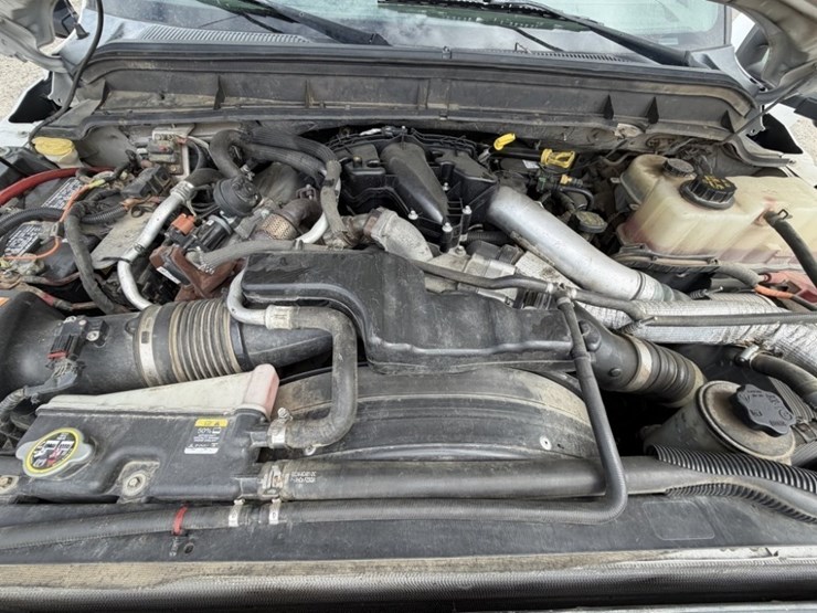 2012-ford-f550-image-12