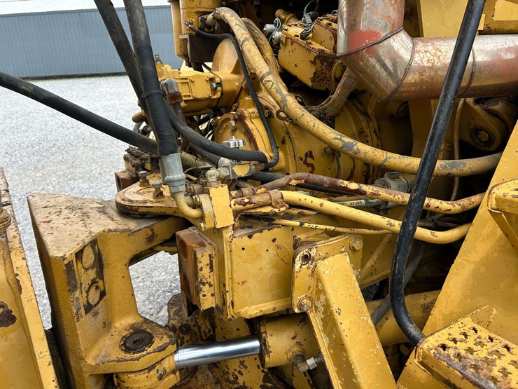 caterpillar-d250e-image-29