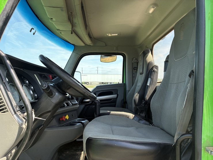 2020-kenworth-t880-image-7