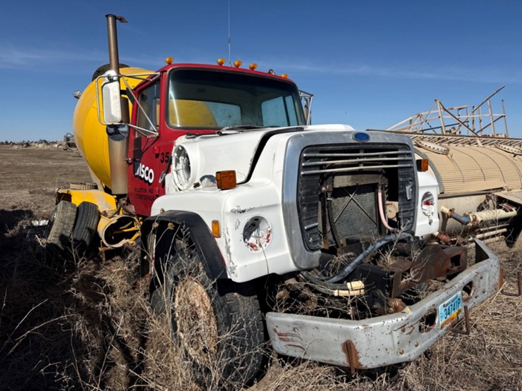 fird-mixer-truck-(inoperable)-image-2