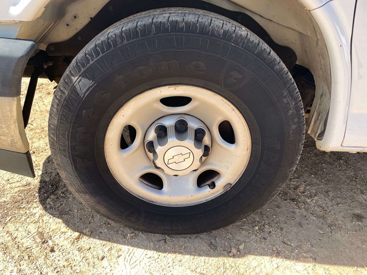 2019-chevrolet-express-3500-image-19