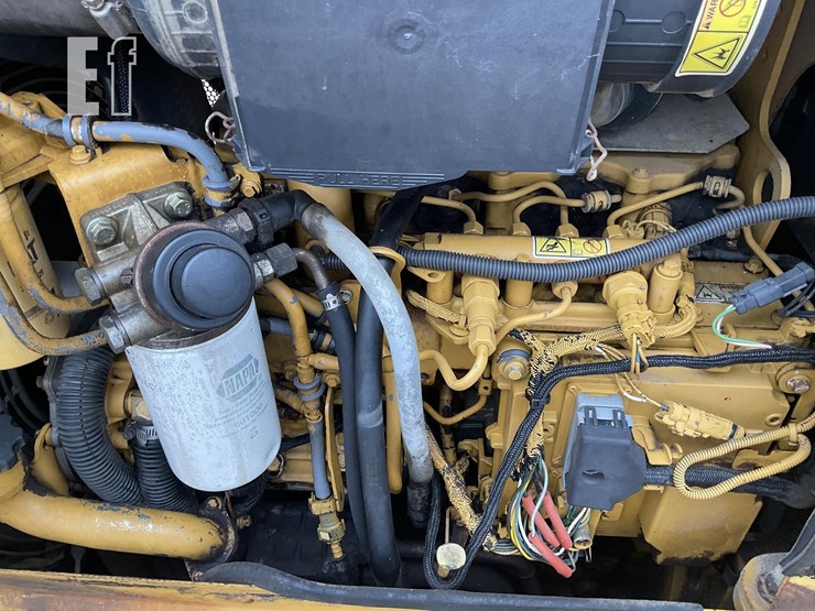 2010-caterpillar-d5k-lgp-image-17