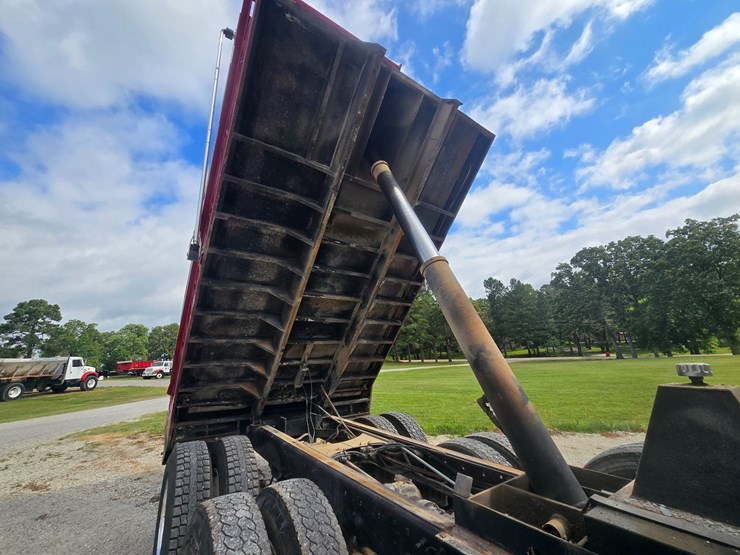 2003-mack-ch613-image-34