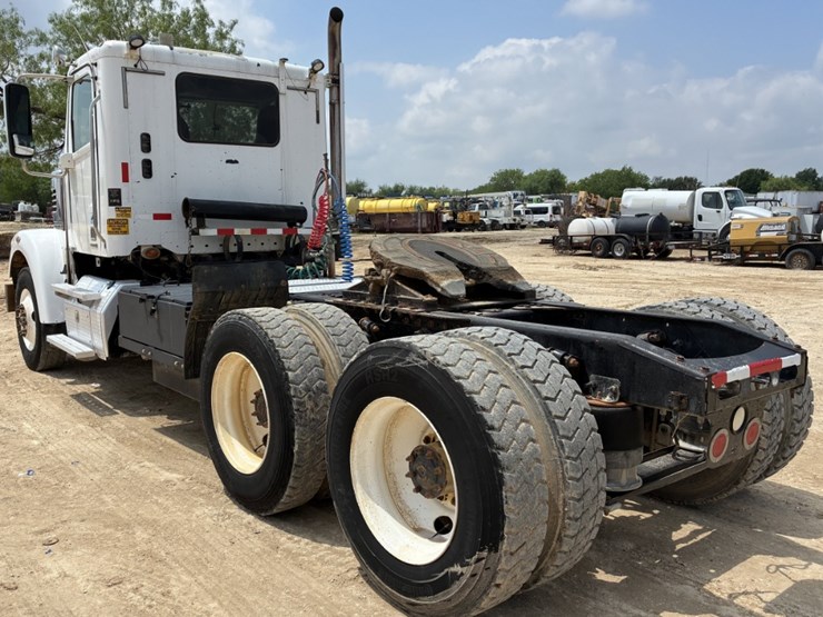 2014-freightliner-coronado-122-sd-image-6