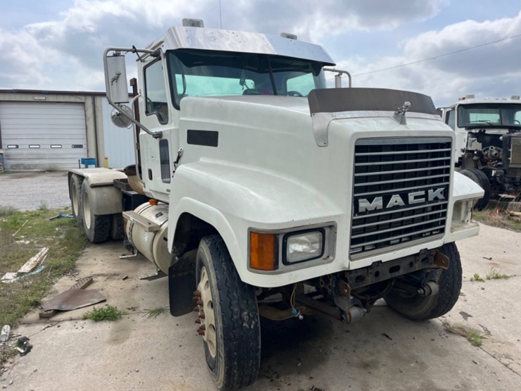 2006-mack-chn613-image-3