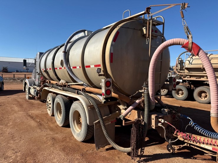 2012-kenworth-triaxle-body-load-image-4
