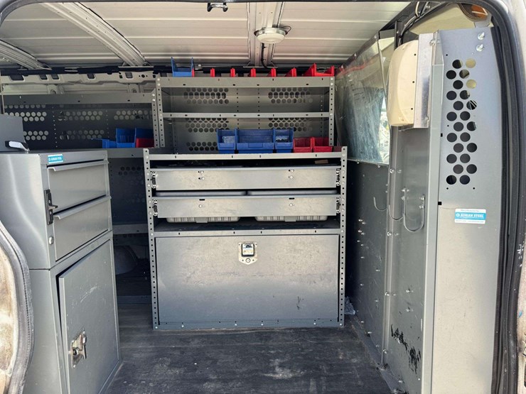 2013-chevrolet-express-2500-image-18