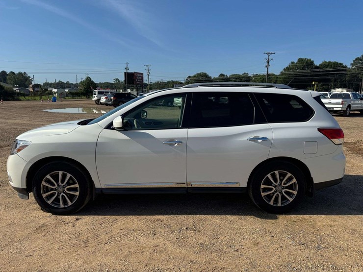 2014-nissan-pathfinder-sl-image-8