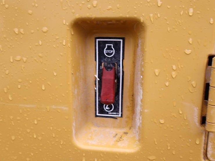 2016-caterpillar-140-image-19
