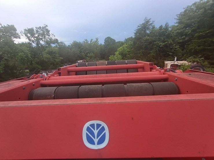 new-holland-654-image-40