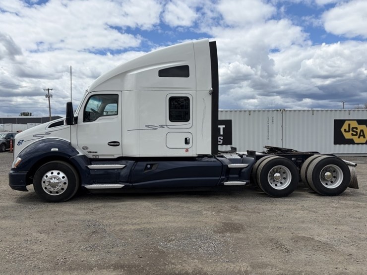 2016-kenworth-t680-image-7