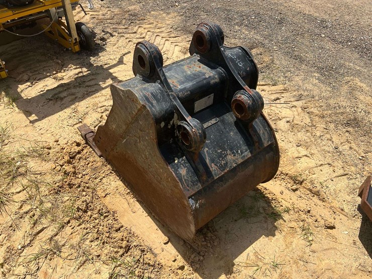 caterpillar-24-image-2